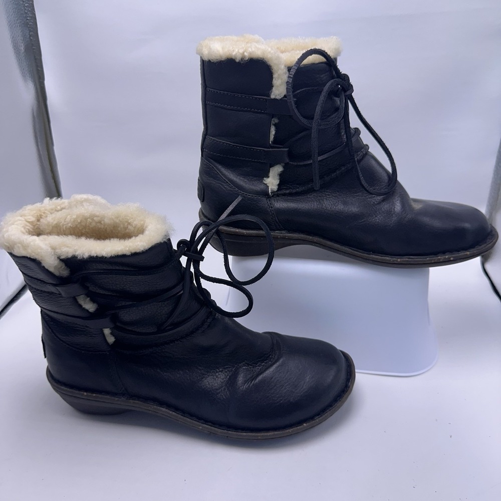 UGG Caspia Boots Black‎ Leather Lined Lace Up Women's Size 10 Booties 1932 - Picture 5 of 8